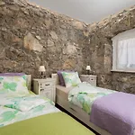 Villa Aurania *