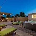 Aurania Villa *